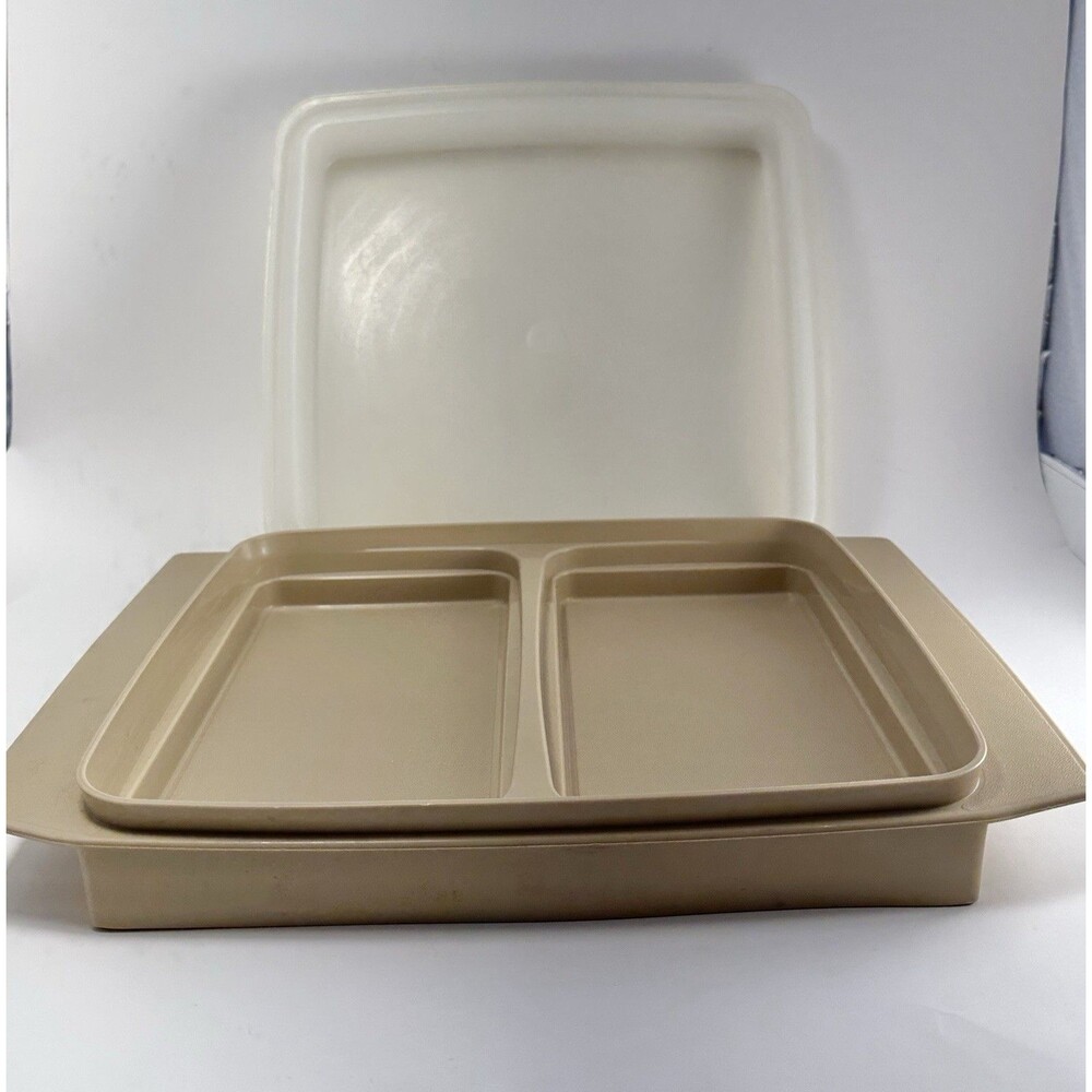 Vintage Tupperware 723-1 Divided Refrigerator Keeper w Lid Beige USA